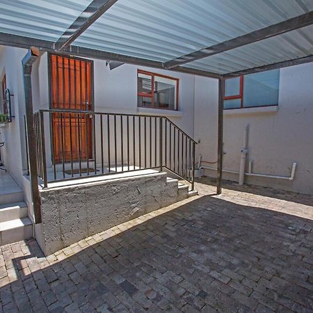 Spacious Garden Cottage Johannesburg Esterno foto