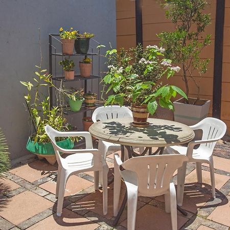 Spacious Garden Cottage Johannesburg Esterno foto